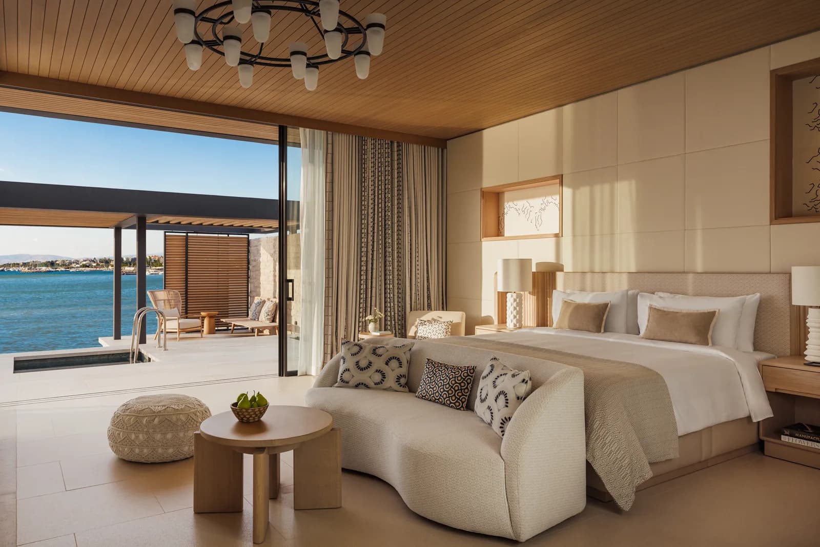One&Only Aesthesis – Schlafzimmer mit Wohnbereich in einem Bungalow